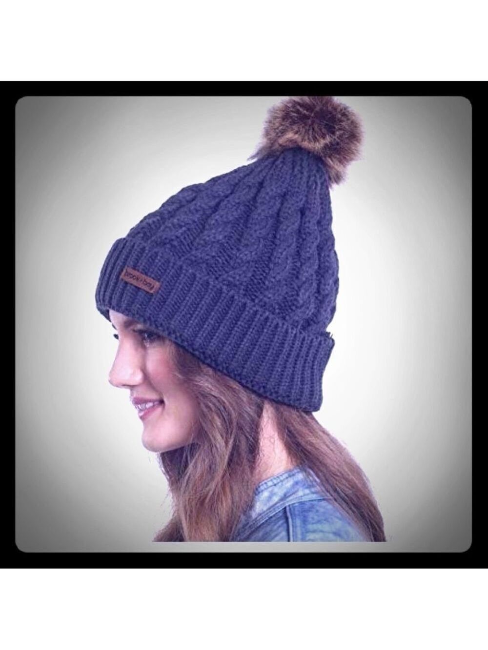 Pom Pom Beanie